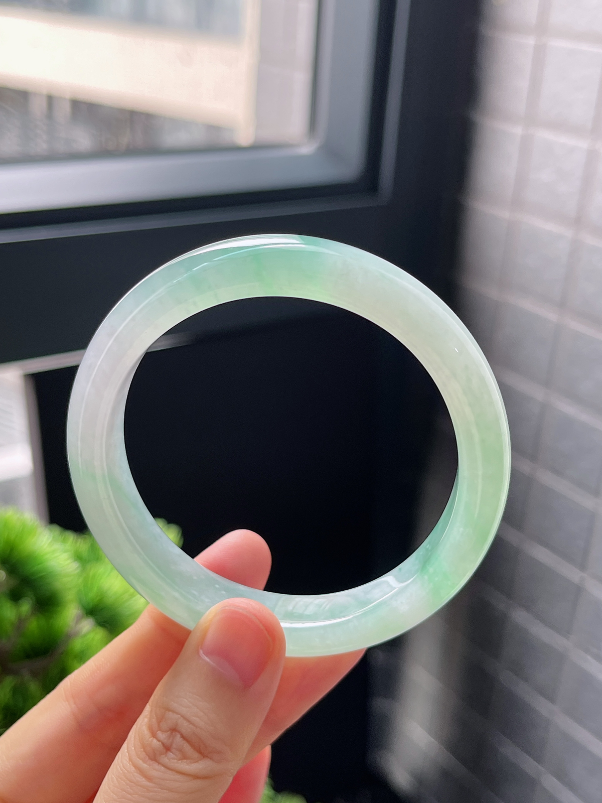 圈口54.8，冰糯飘花雪花棉翡翠正圈手镯