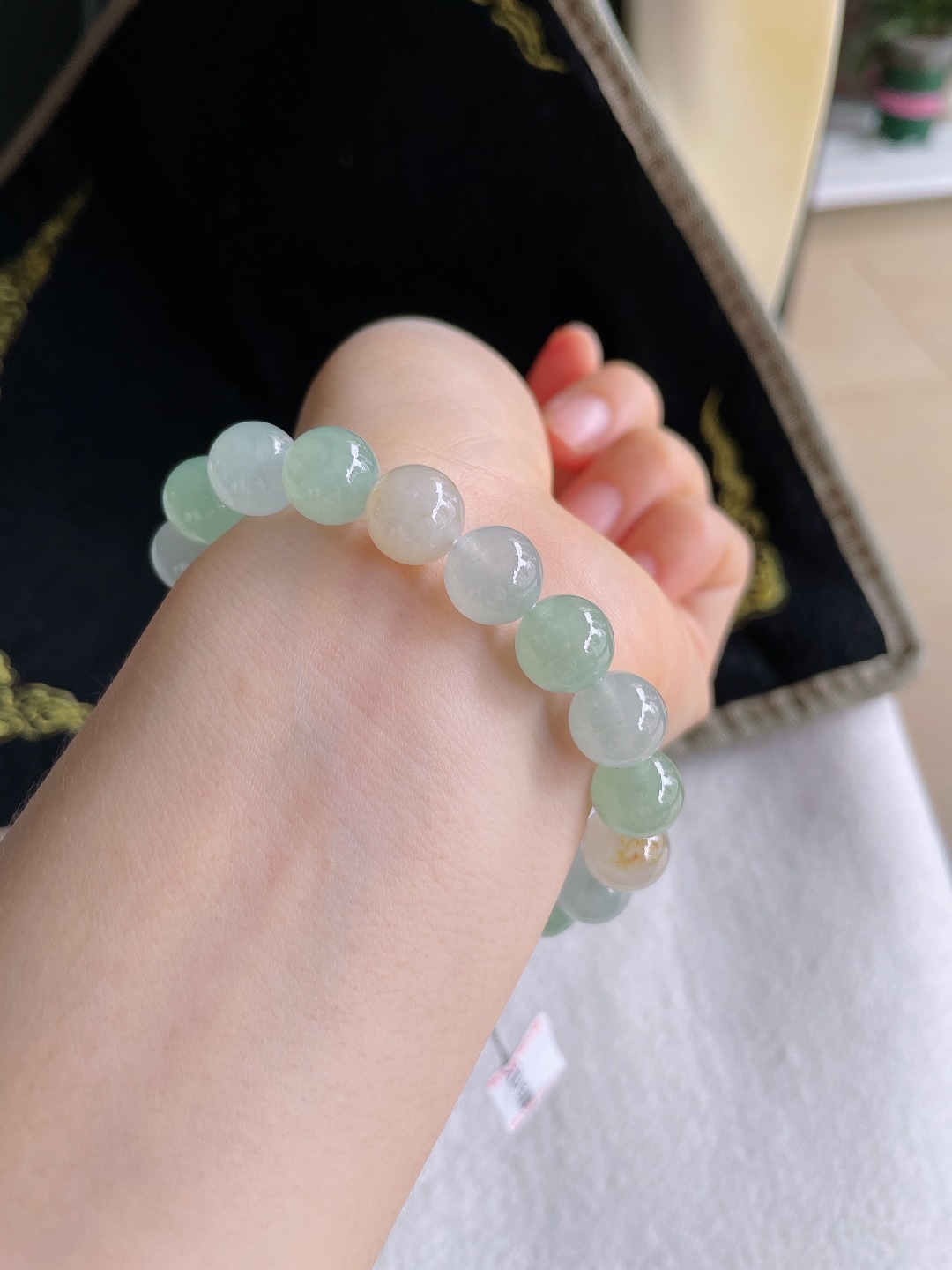 天然翡翠A货，冰三彩手串，尺寸：10mm。【编4217】