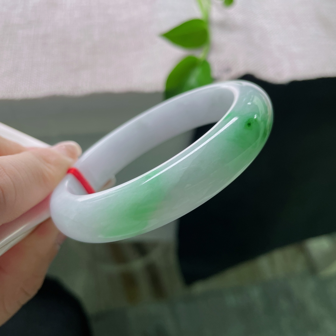 57.5/12.9/8，白底青正圈，水润，底妆细腻干净，温婉贤淑，有纹不影响佩戴，ss53852a