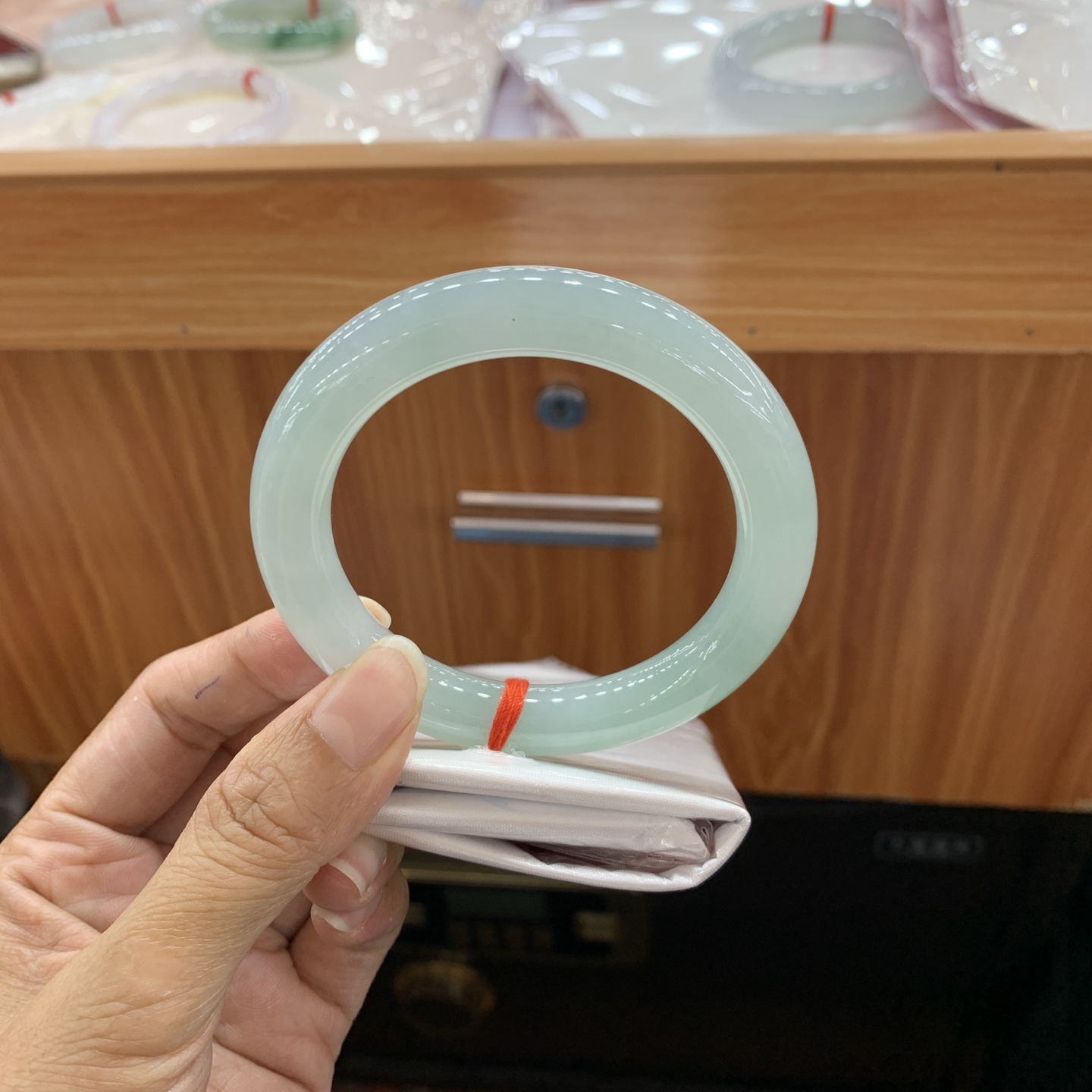 060102GX 绿底圆条翡翠手镯 57.5-10.8