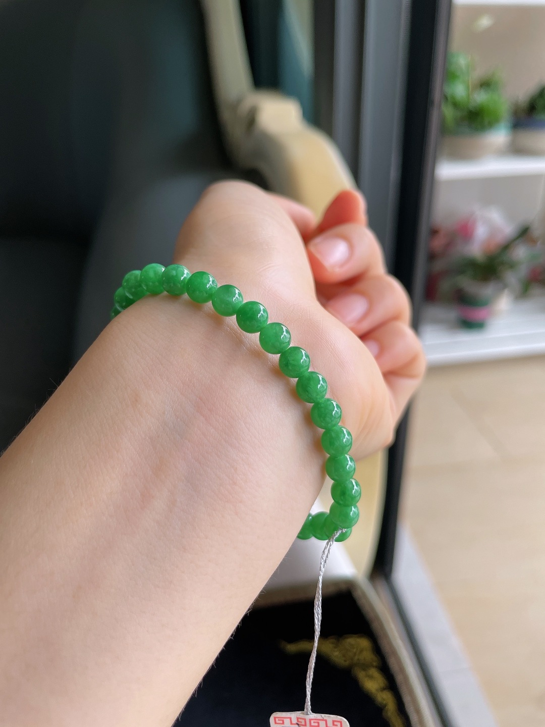 天然翡翠A货，冰满绿手串，尺寸：5.8mm。【编2650】