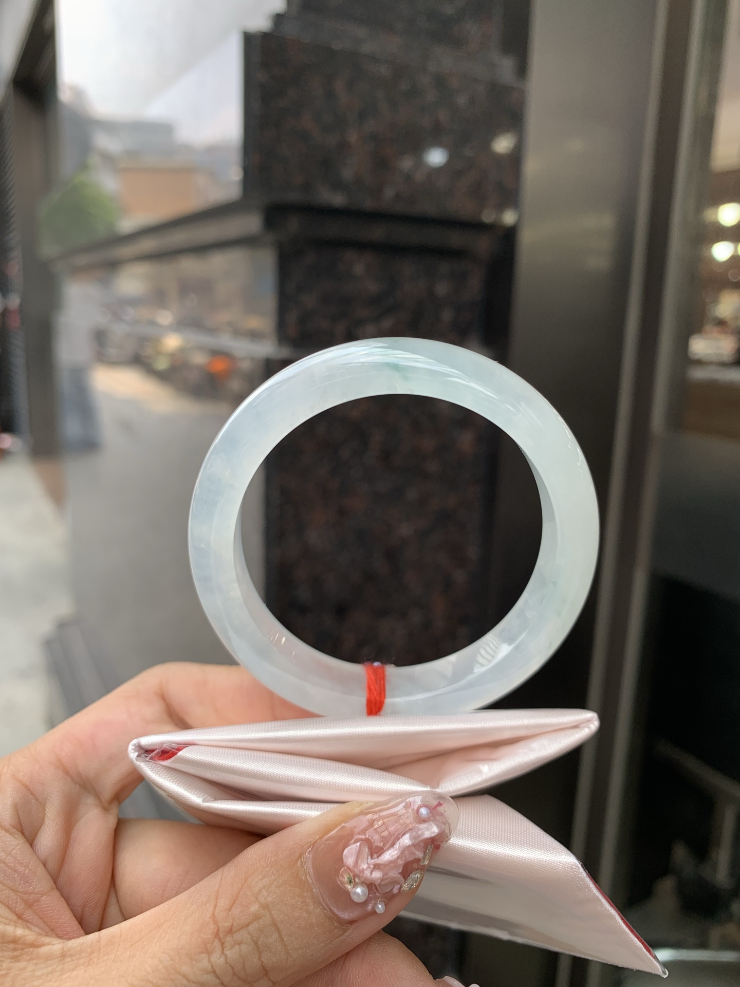 冰飘花正圈 52-7.7-10.8 0602-N873-2 打灯小细纹，底妆冰透起光，冰底中开出了朵