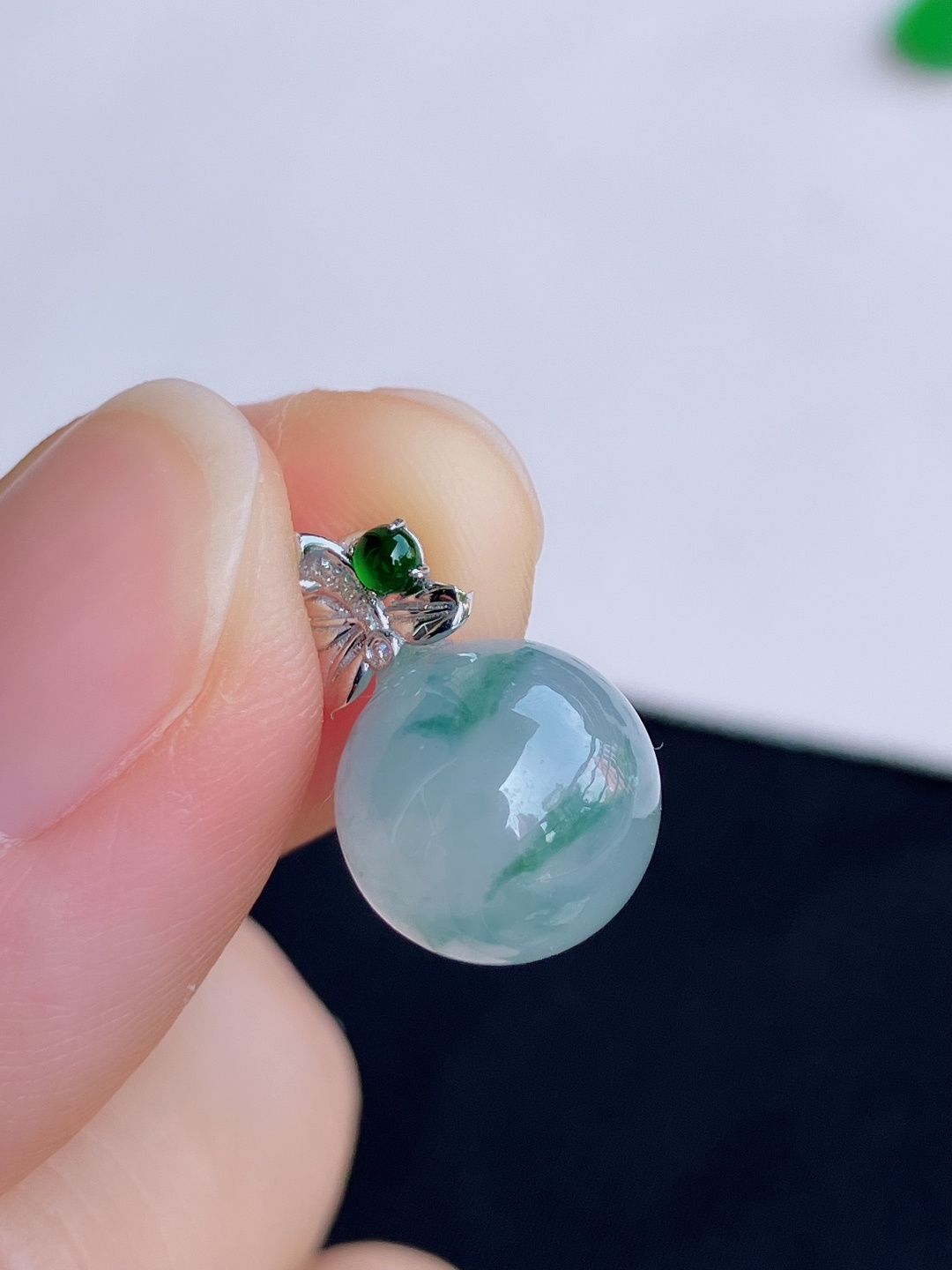 冰飘花圆珠吊坠，简约时尚，尺寸16.8/11/自然光实拍