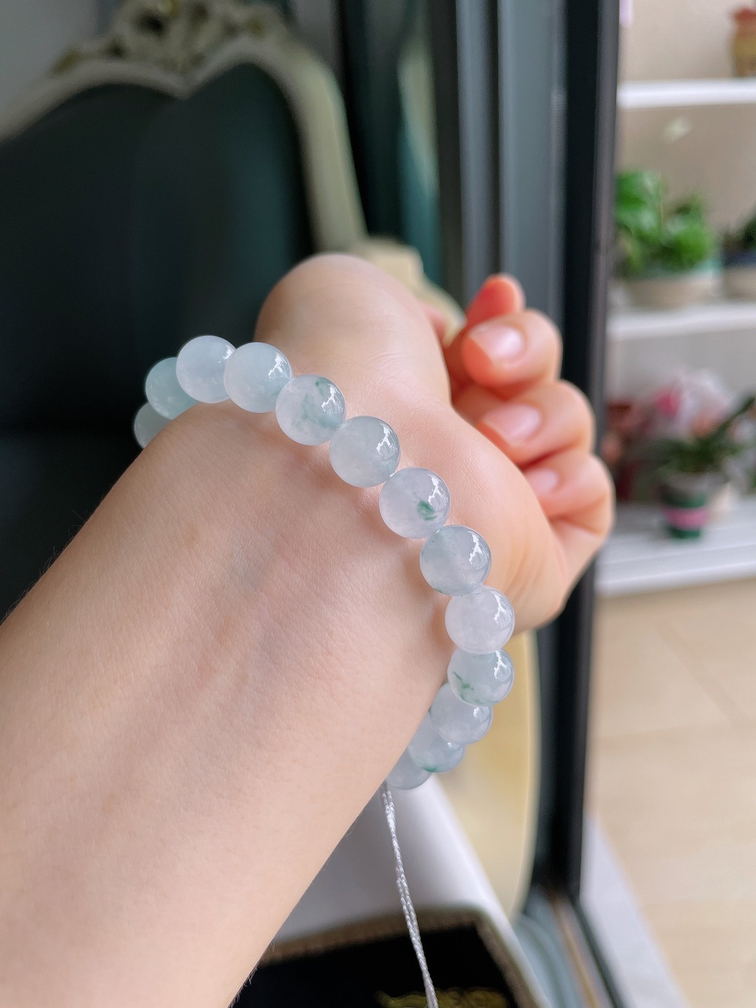 天然翡翠A货，冰飘花手串，尺寸：9mm。【编4110】