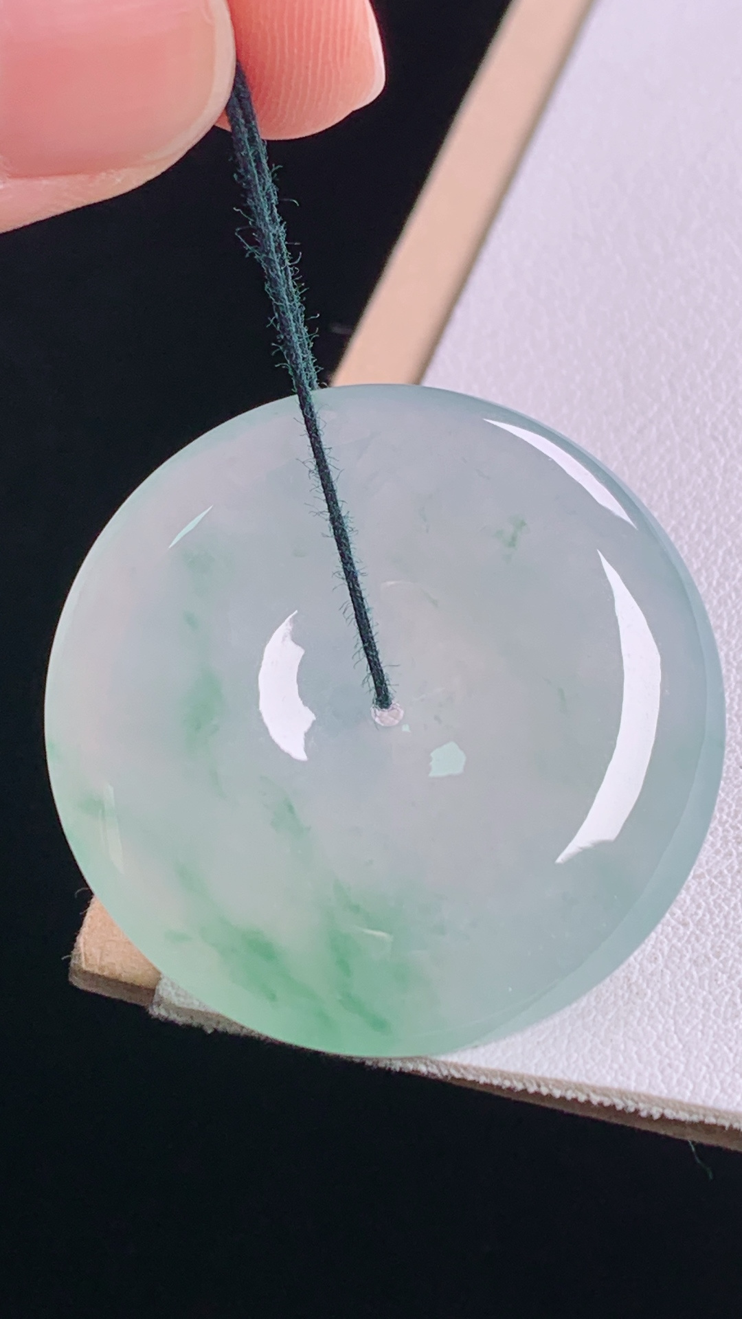 冰飘花平安扣 花色灵动，胶感十足，无裂 尺寸:35.0-6.5mm