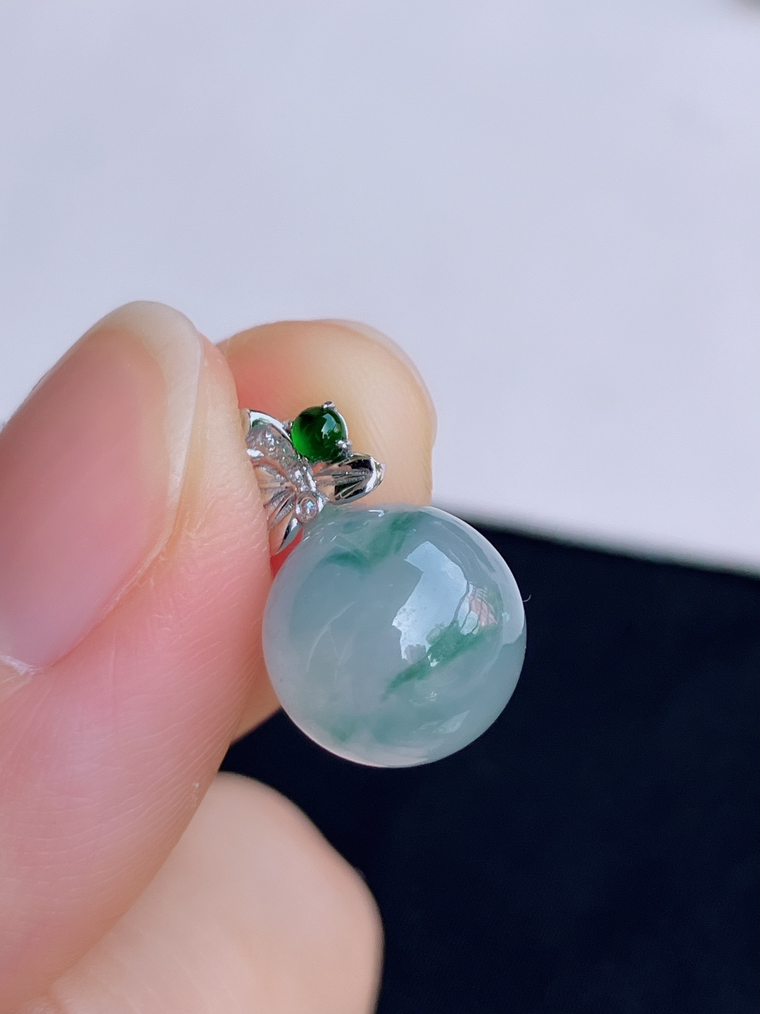 冰飘花圆珠吊坠，简约时尚，尺寸16.8/11/自然光实拍