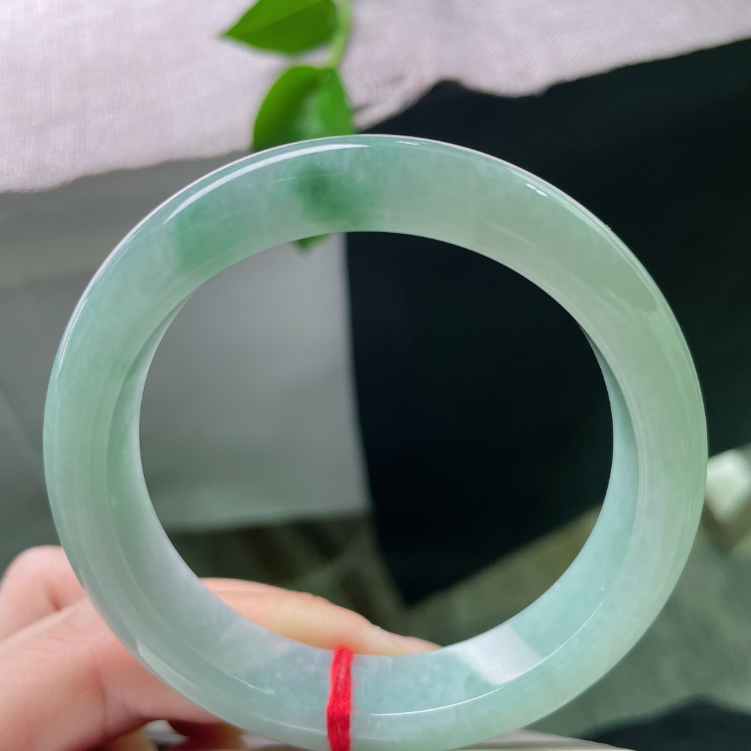 57.8/12.6/8.3，绿底正圈，一抹飘花摇曳生姿，水头好，种老，皮纹，ss51477a