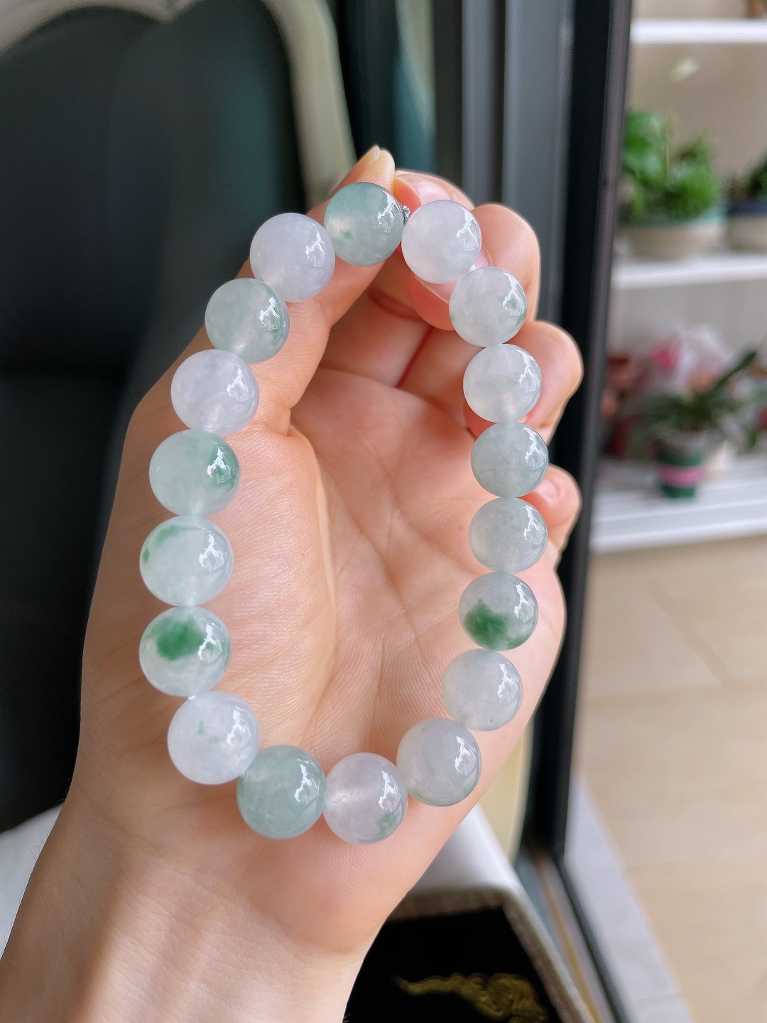 天然翡翠A货，冰飘花手串，尺寸：11.6mm。【编3780】