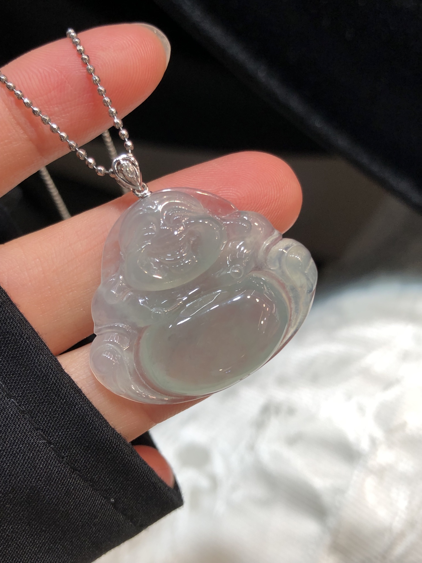 高冰晴底佛公吊坠冰透起胶，种质细腻通透自带淡淡晴水柔光，18k金扣，26.5-30.9-5.6