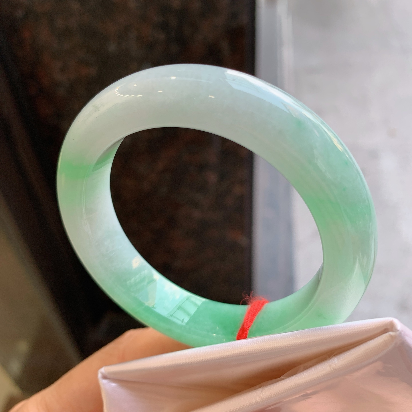 正圈飘绿带黄翡 无裂 尺寸：50.6/12/9