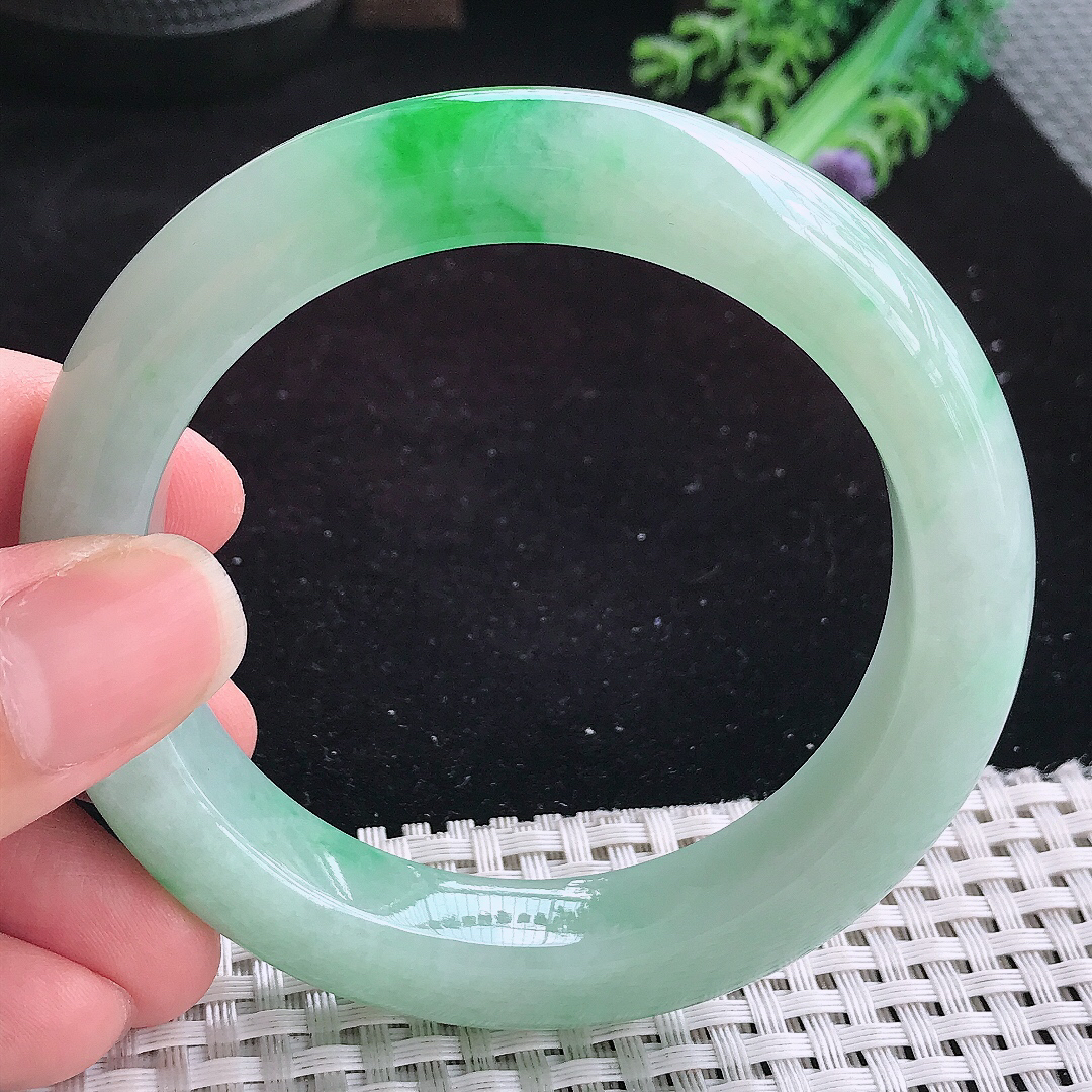 实拍A货翡翠57.5/12.2/10老坑精美辣阳绿手镯玉手镯女款平安镯