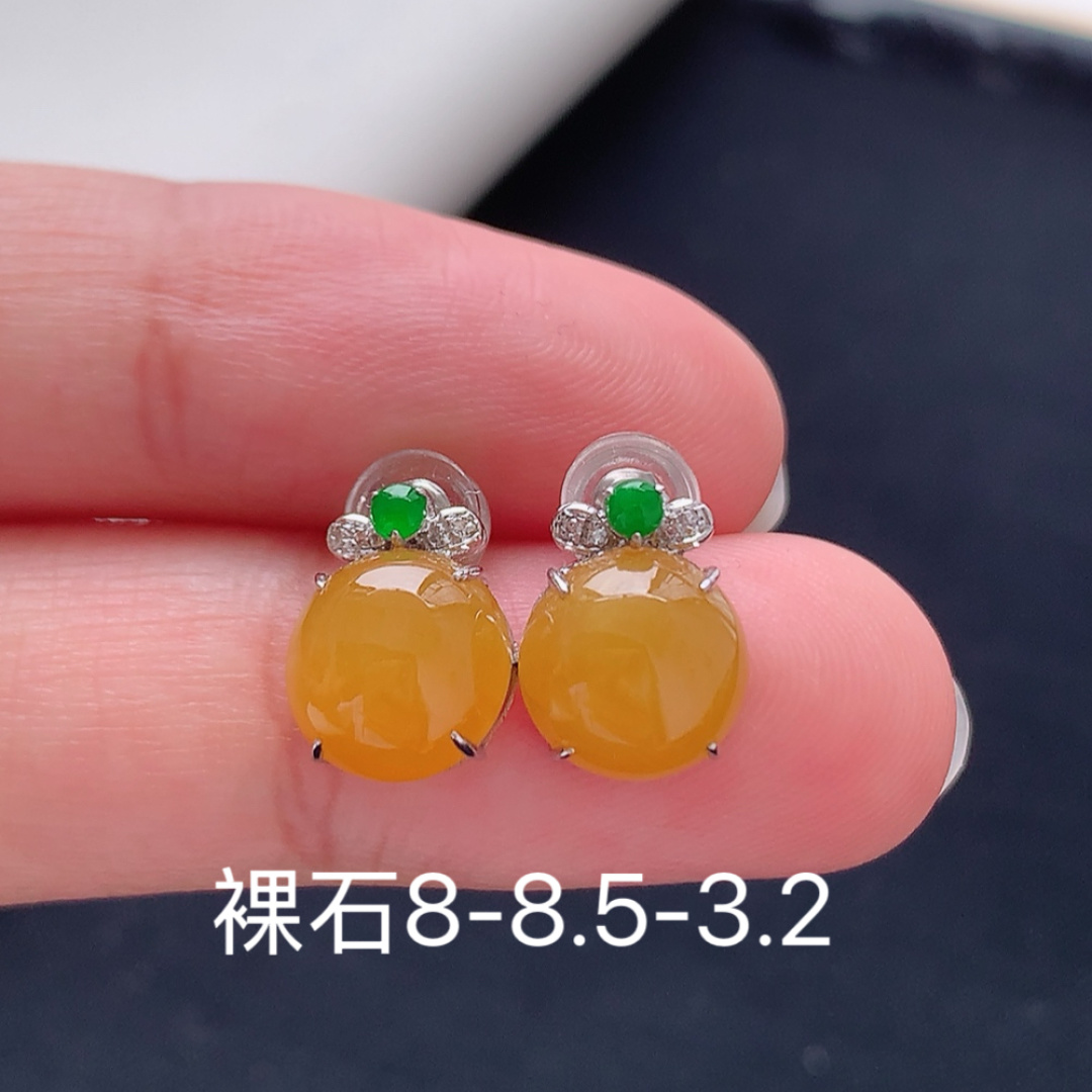 冰黄耳钉 底子细腻莹润 冰润起胶 佩戴优雅清新 货号25601，8-8.5-3.2
