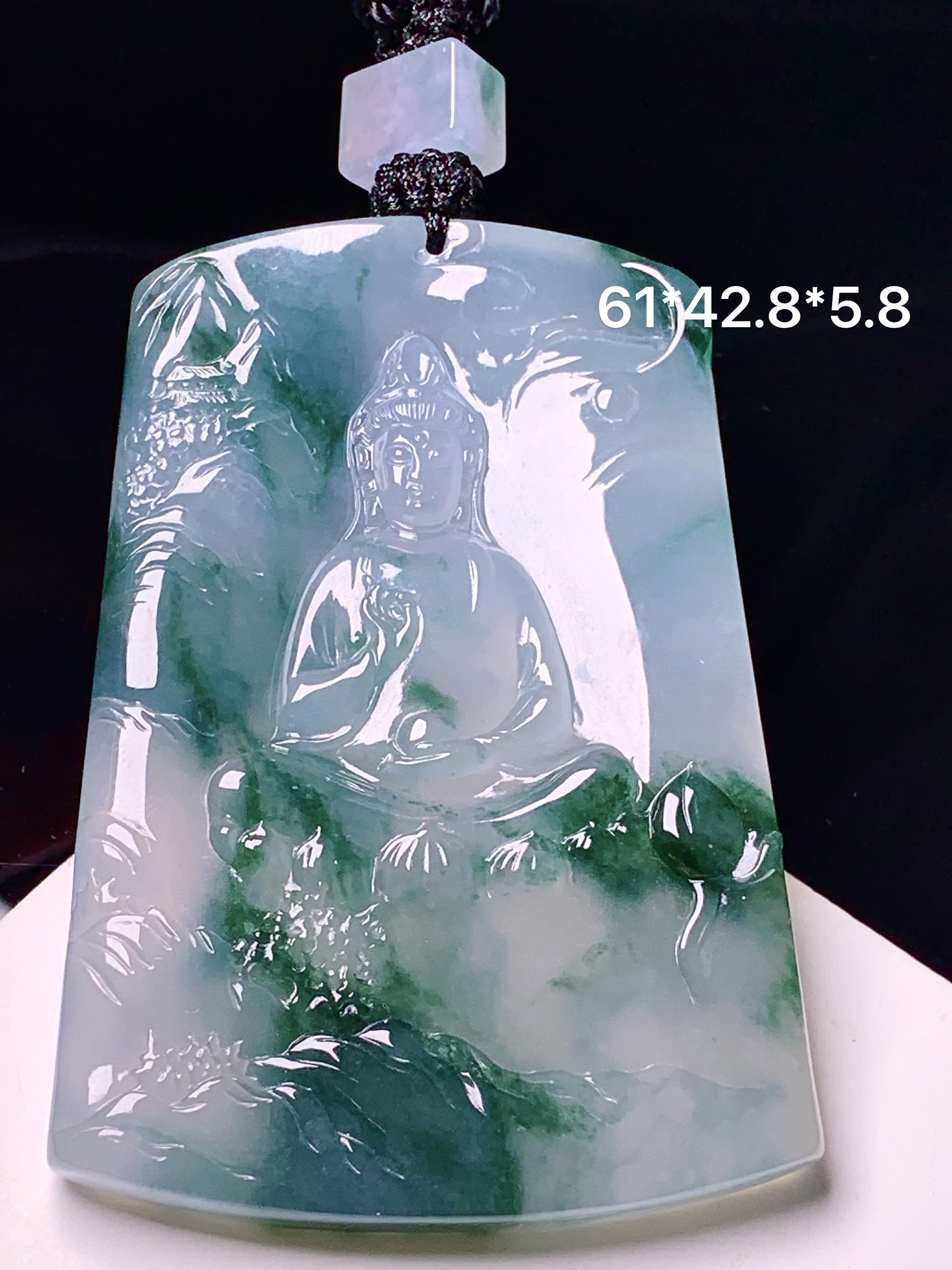 飘绿观音菩萨吊坠 玉质细腻 色泽艳丽清新 整体尺寸61*42.8*5.8 a2