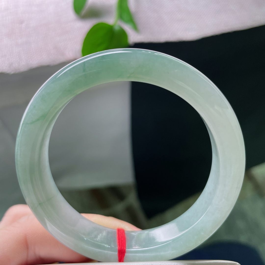 55.4/11.6/8.1，浅油绿底正圈，水头好，种老，宁静致远，沉稳中自带内敛，无裂，ss5143