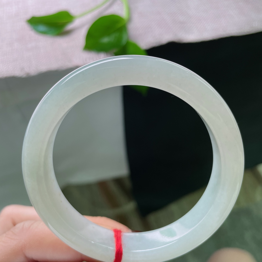 55.6/12.1/8.3，淡绿底正圈，巧笑嫣然，种老，清润，十里春风不如你，黄翡，无裂，ss57170a