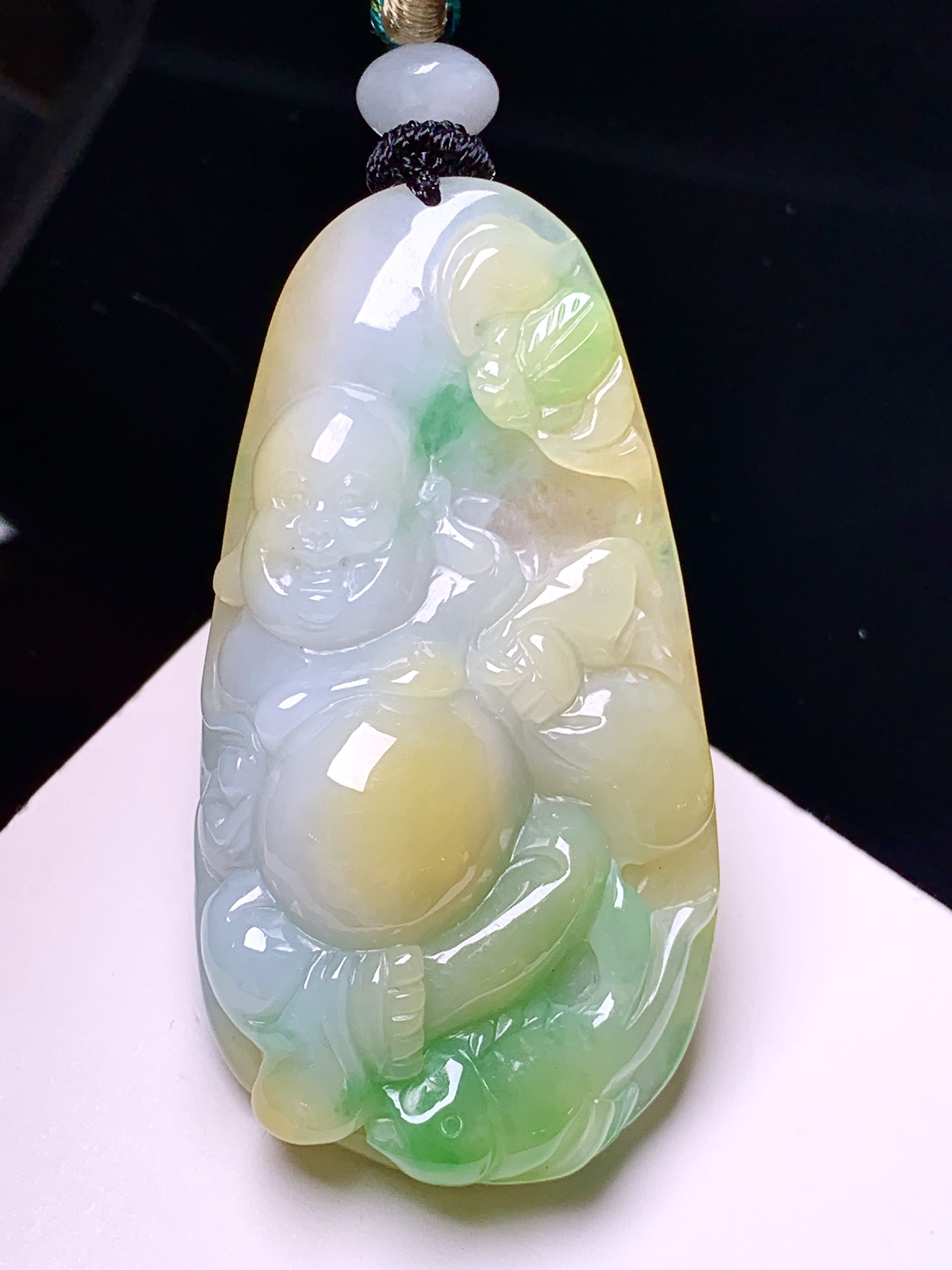 春彩佛公吊坠 玉质细腻 色泽艳丽清新 整体尺寸47.6*25.2*10.8 w1