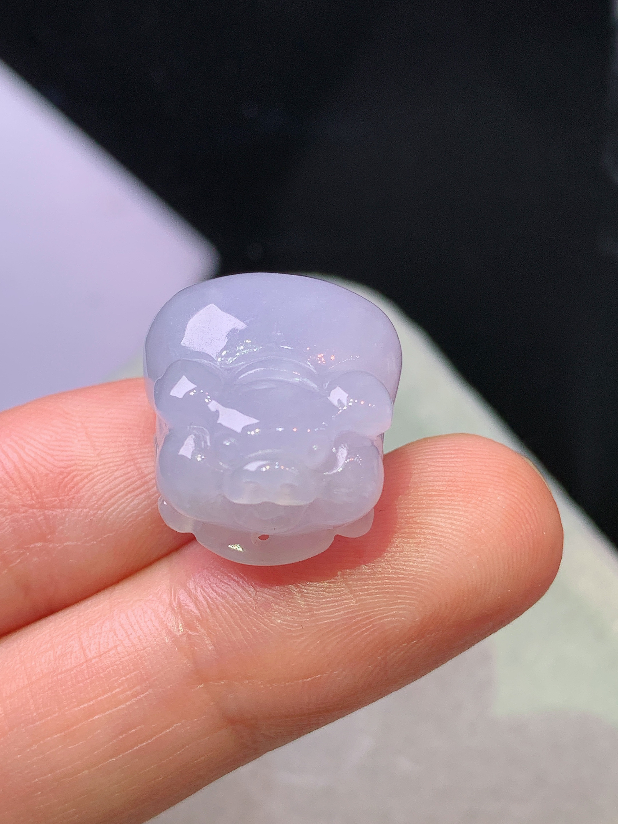 浅紫罗兰生肖猪吊坠 玉质细腻 色泽艳丽清新 整体尺寸17.7*16.2*10.5 a5