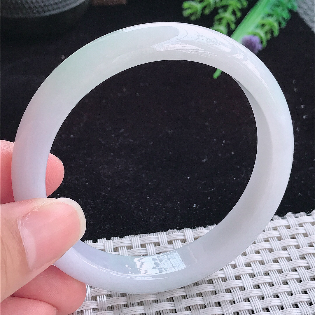 实拍A货翡翠59.8/11.8/8老坑秀气冰润大圈口手镯玉手镯女款平安镯