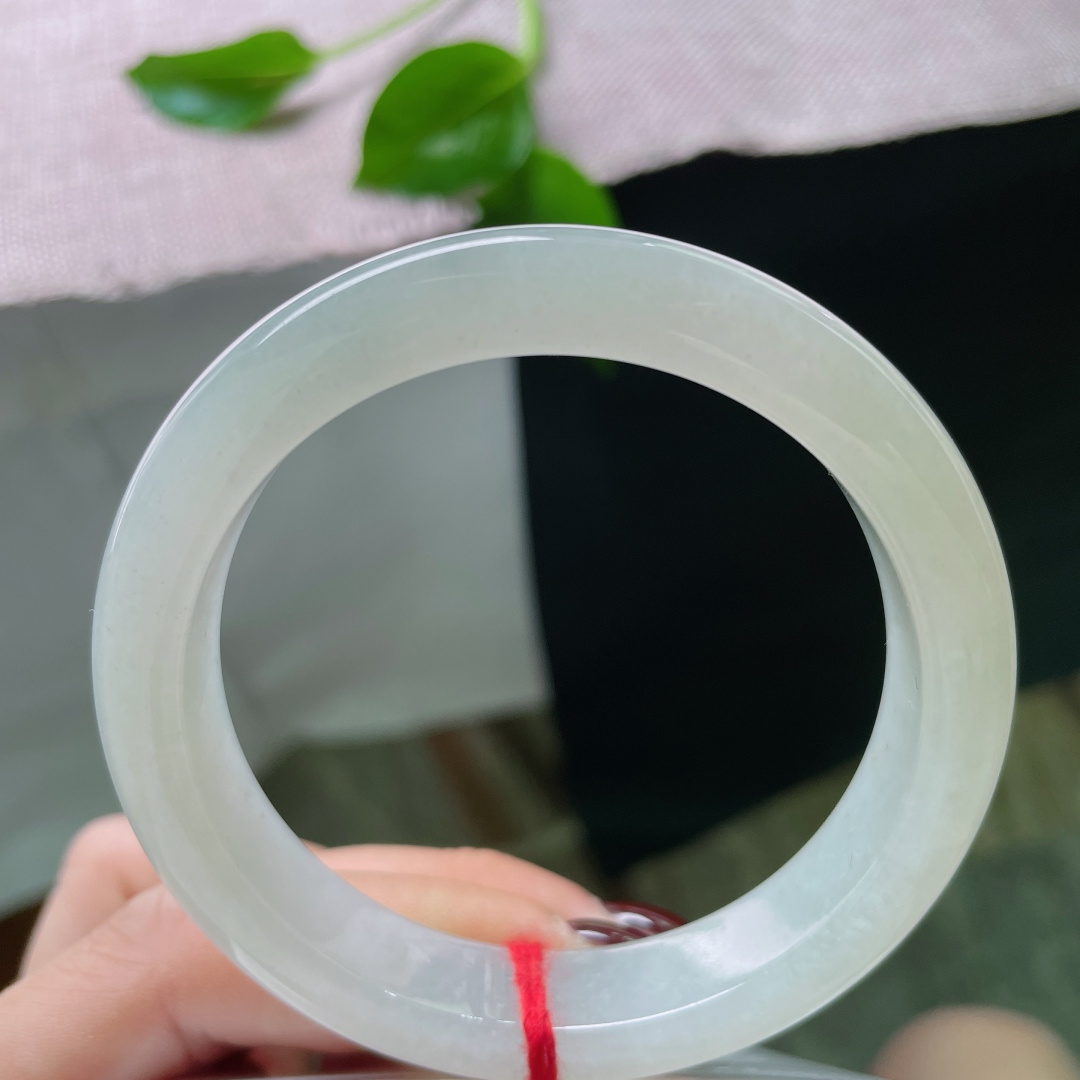 55.6/12.1/8.3，淡绿底正圈，巧笑嫣然，种老，清润，十里春风不如你，黄翡，无裂，ss571