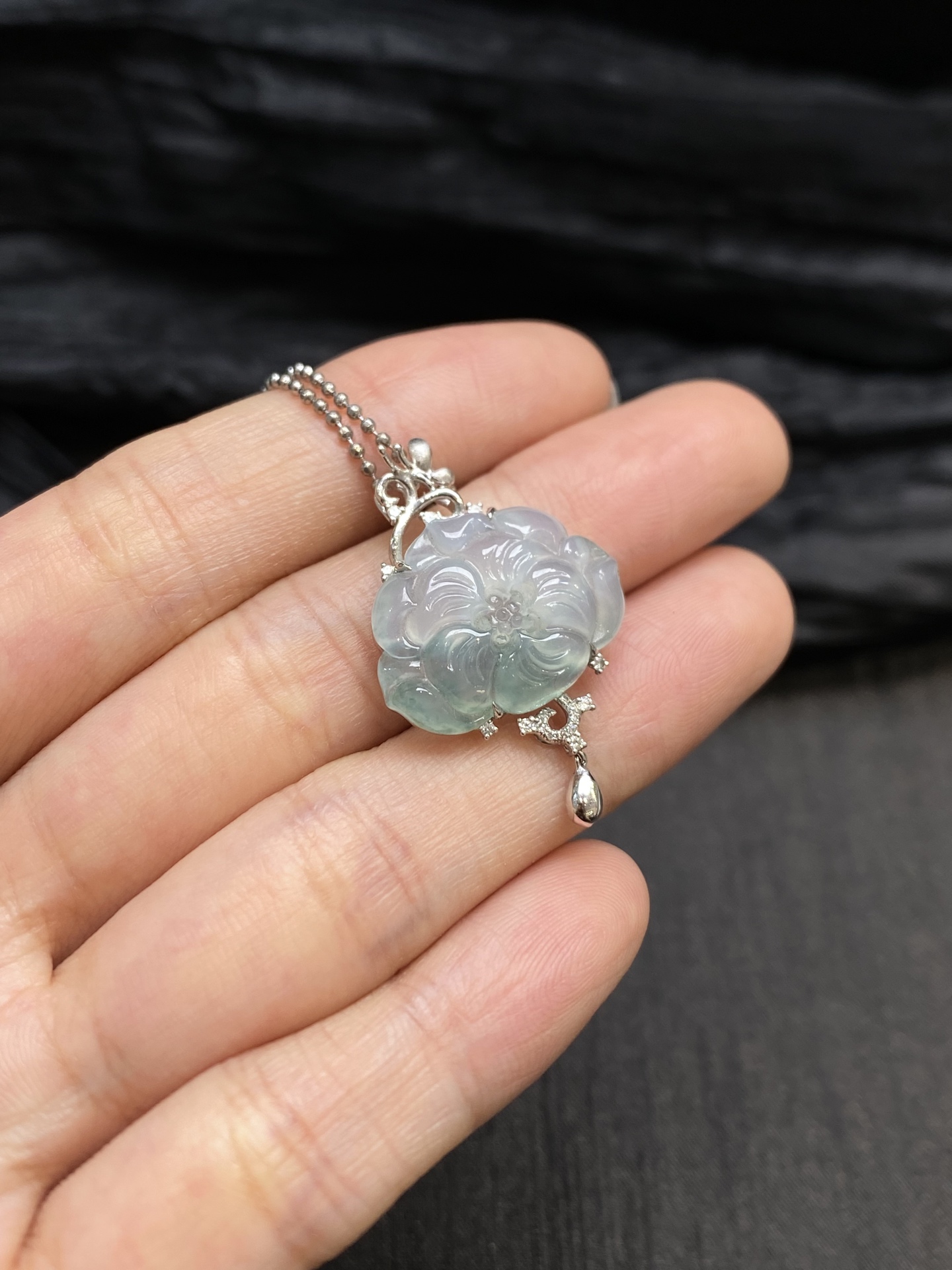 冰飘花莲花吊坠·金 整·32.7-20.5-5.5mm 裸·15.8-20.5-3.8mm