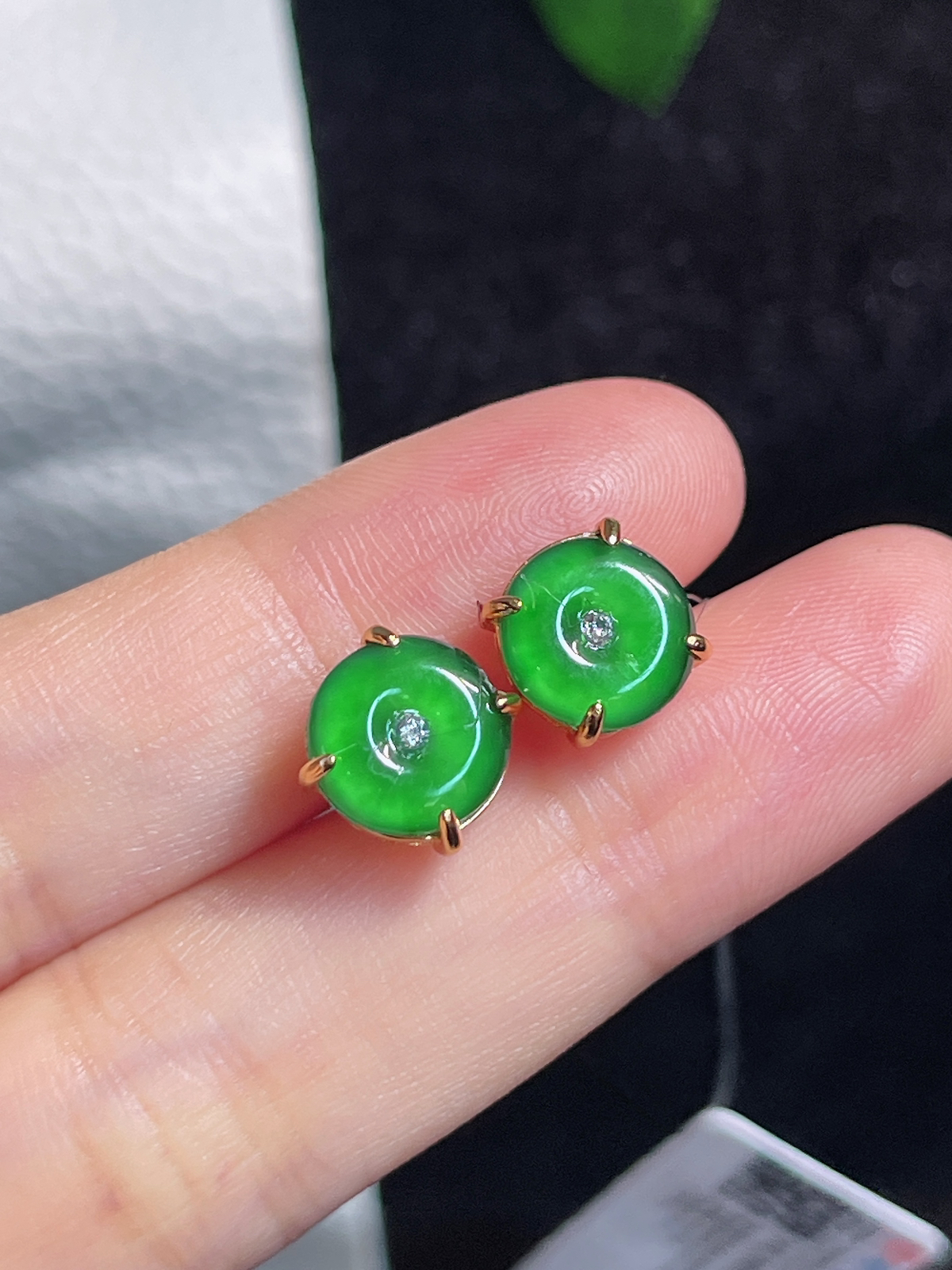 s925银翡翠绿色耳钉