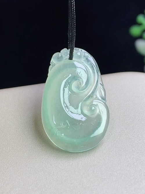 冰晴如意，无裂，尺寸22*13.9*2.8mm，L03Lzy