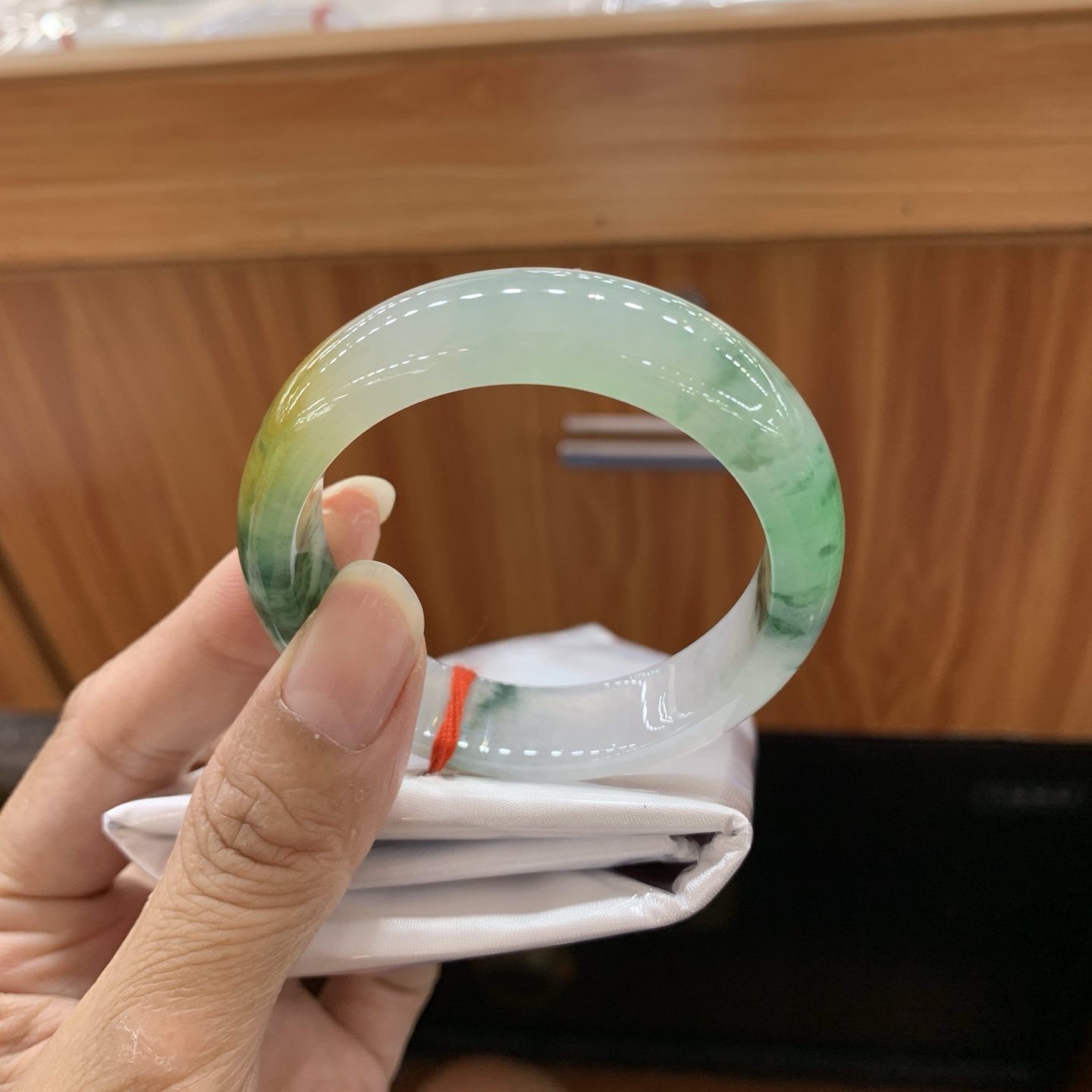 060233JM 黄翡飘绿花贵妃翡翠手镯 53.2-48.3-12.7-7.2