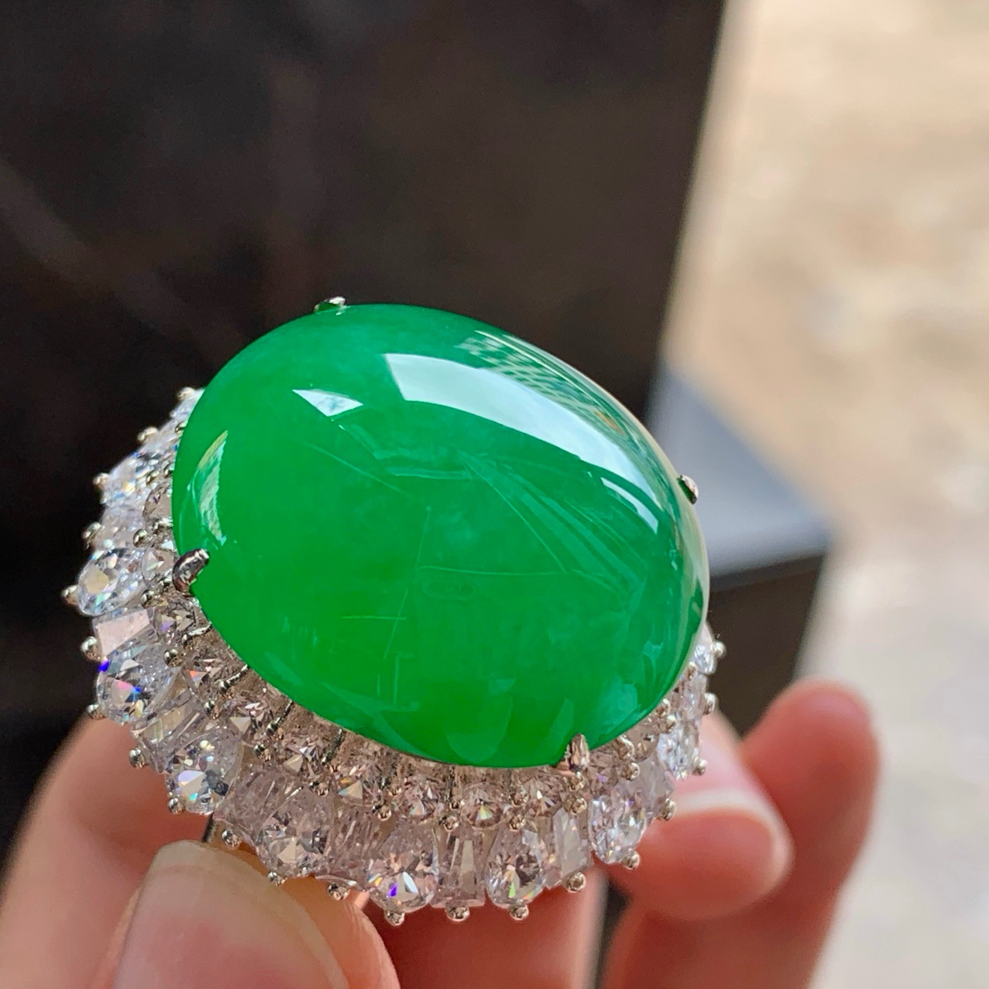 辣绿色大蛋面^_^鲜艳 饱满 大气 铜托