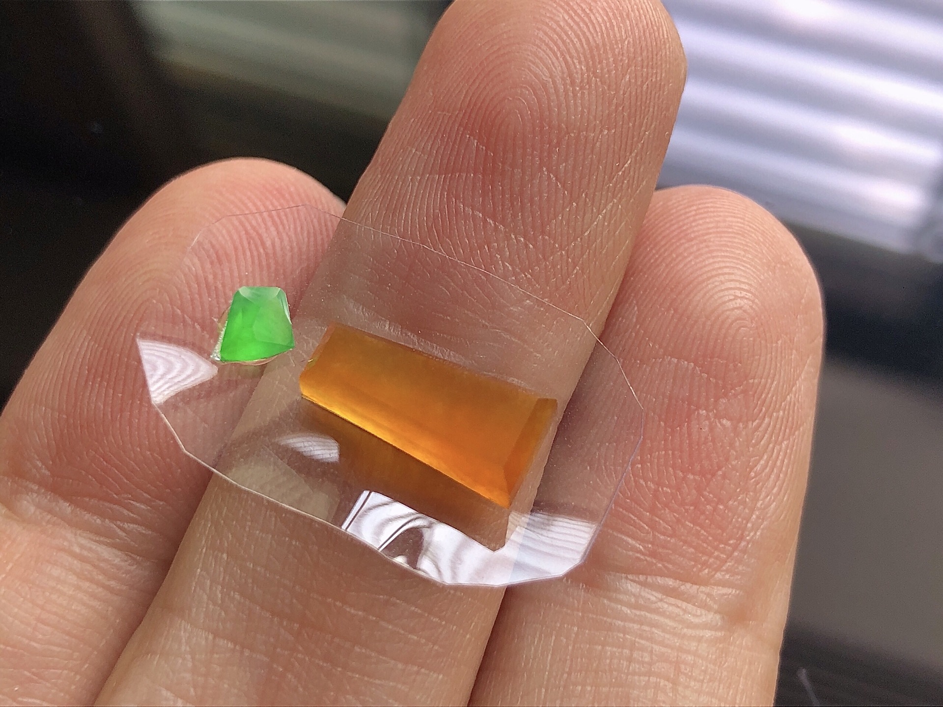 ️ 黄翡平安牌， 色泽极美，通透水润，玉质细腻，夺目迷人，镶嵌效果，品相，无裂，尺寸12.1*5.6*3.5