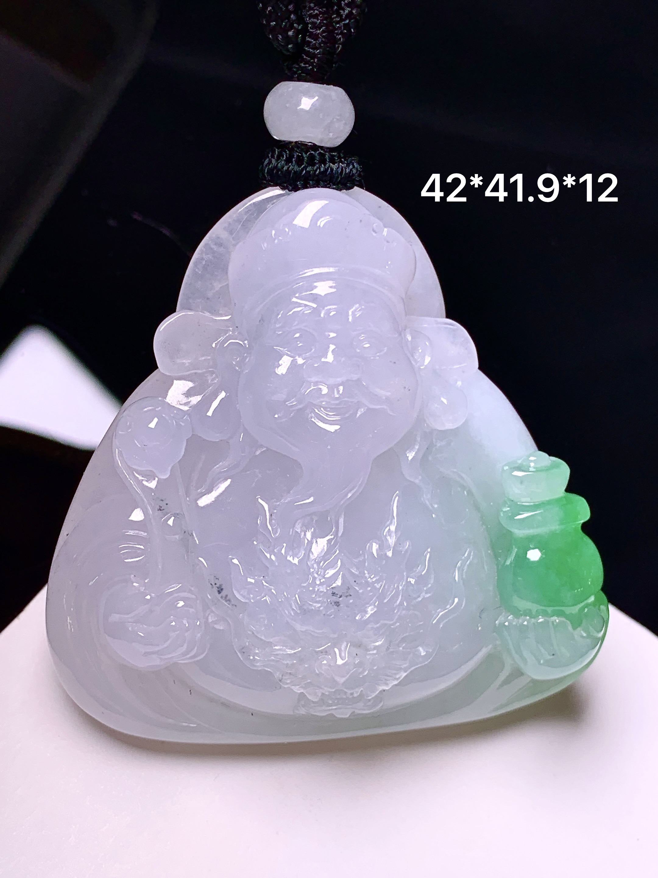 飘绿财神爷吊坠 玉质细腻 色泽艳丽清新 整体尺寸42*41.9*12 w1