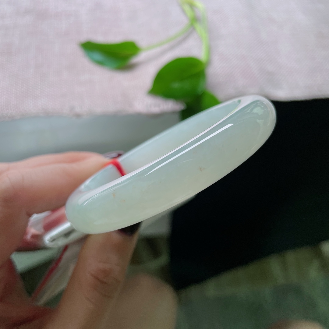 55.6/12.1/8.3，淡绿底正圈，巧笑嫣然，种老，清润，十里春风不如你，黄翡，无裂，ss57170a