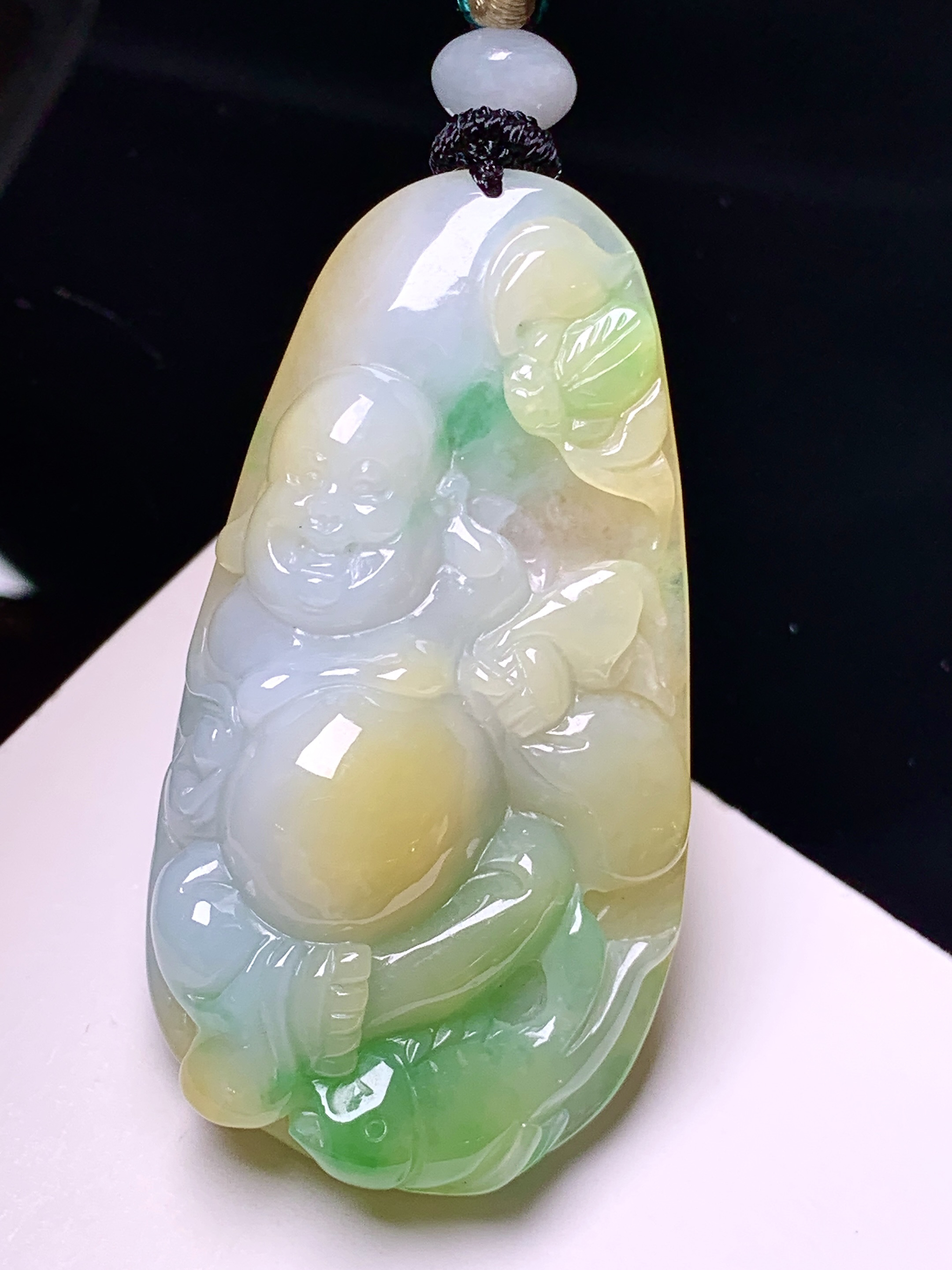春彩佛公吊坠 玉质细腻 色泽艳丽清新 整体尺寸47.6*25.2*10.8 w1