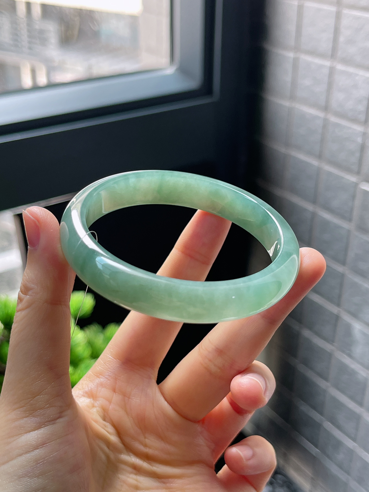 正圈56.5圈口，翡翠冰糯种绿色手镯