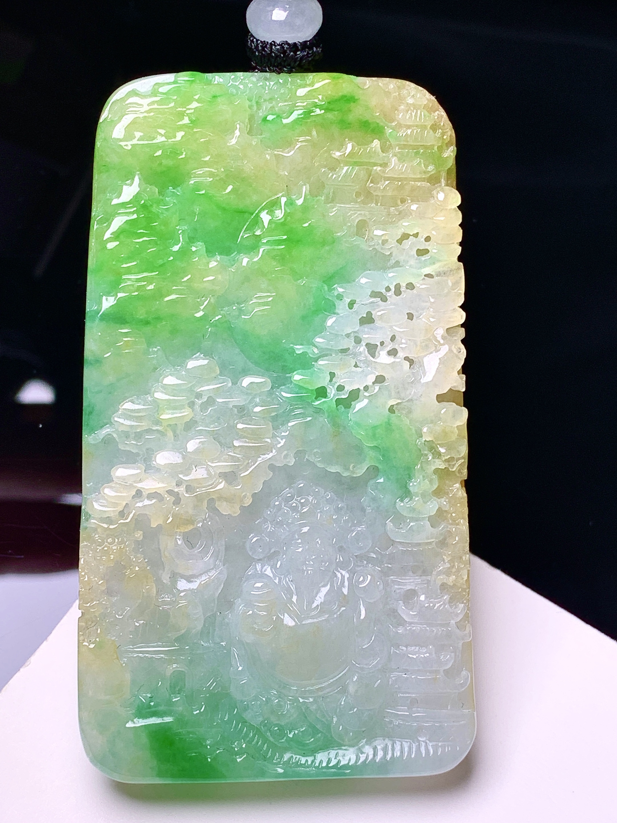 春彩山水牌子吊坠 玉质细腻 色泽艳丽清新 整体尺寸63.5*35.6*6.8 w1