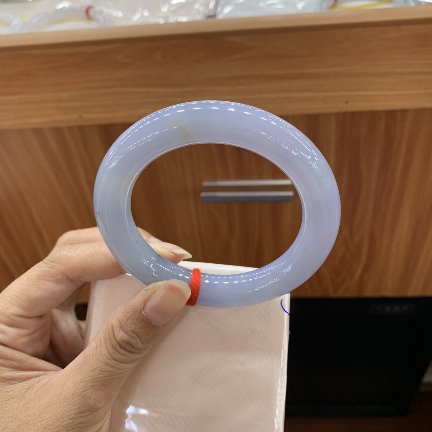 060228CZ 飘花圆条翡翠手镯 56.5-12-11.5