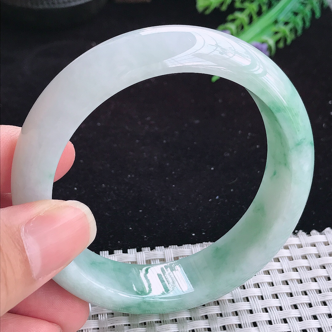 实拍A货翡翠59/16.5/8.8轮胎镯精美温润厚装飘花手镯玉手镯女款平安镯