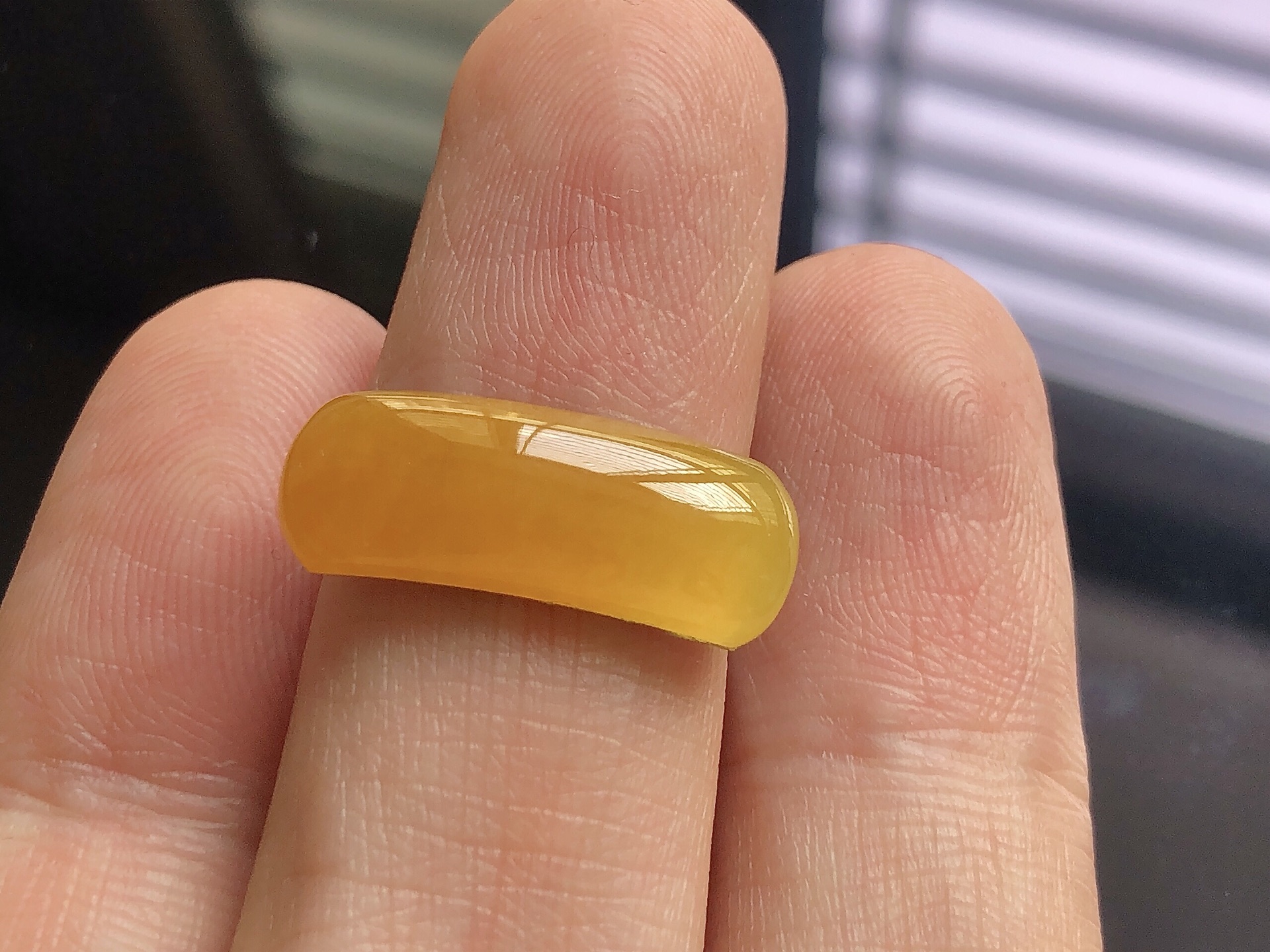 ️ 黄翡马鞍， 色泽极美，通透水润，玉质细腻，夺目迷人，镶嵌效果，品相，无裂，尺寸20.8*7.5