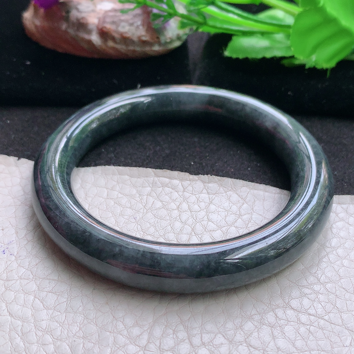 js实拍57*11*10.5美人镯 缅甸翡翠a货玉手镯乌鸡圆条珠宝玉手环