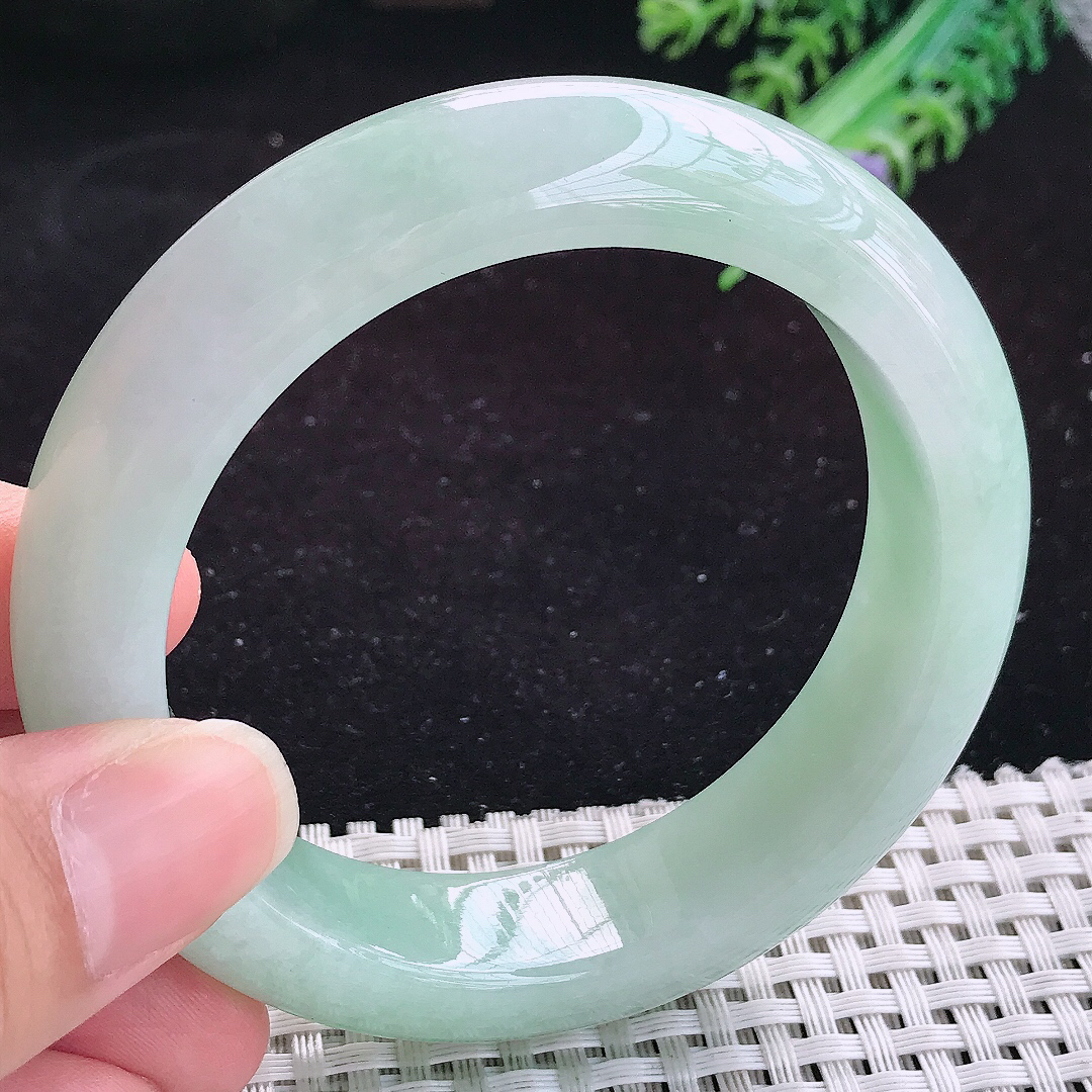 实拍A货翡翠57/15.3/9.8老坑温润晴绿色厚装手镯玉手镯女款平安镯