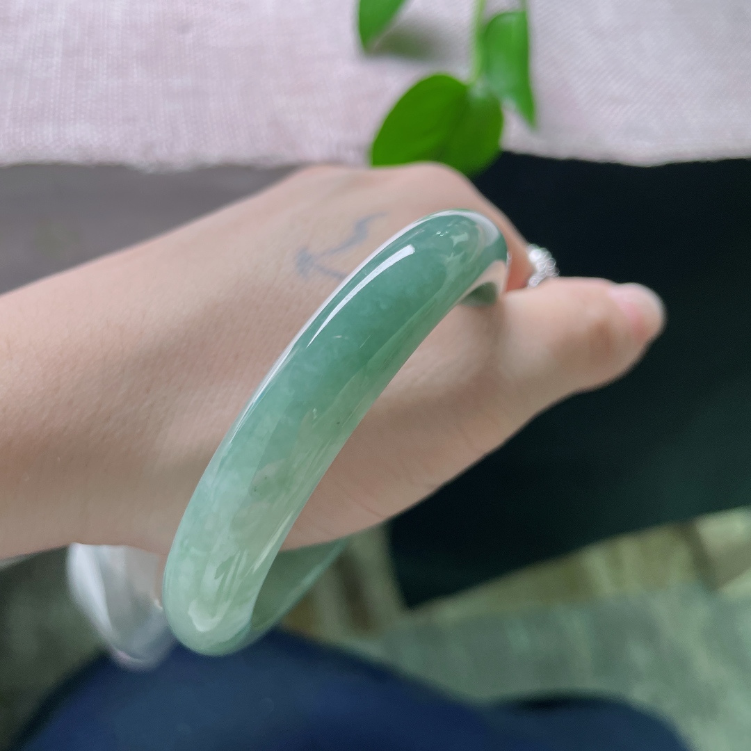 56.7/11.5/7.5，油青正圈，油润有光泽，种老，沉鱼落雁之姿，皮纹，ss51120a