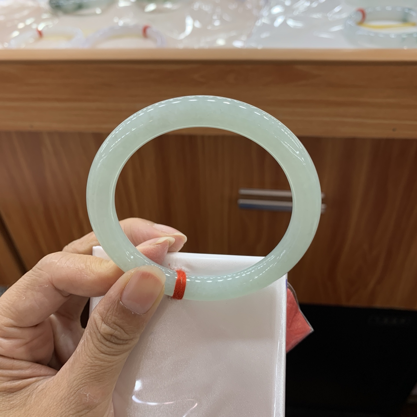 060203MMJ 绿底圆条翡翠手镯 58.3-8.8