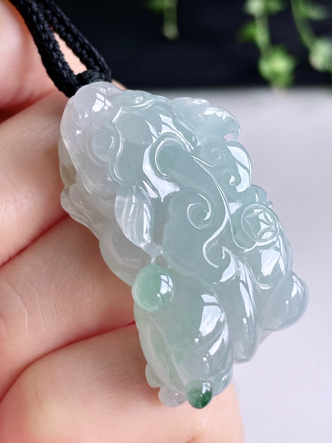 糯冰飘花貔貅吊坠 缅料 无裂 性比高 尺寸41.8-23.3-13 重量28.7克