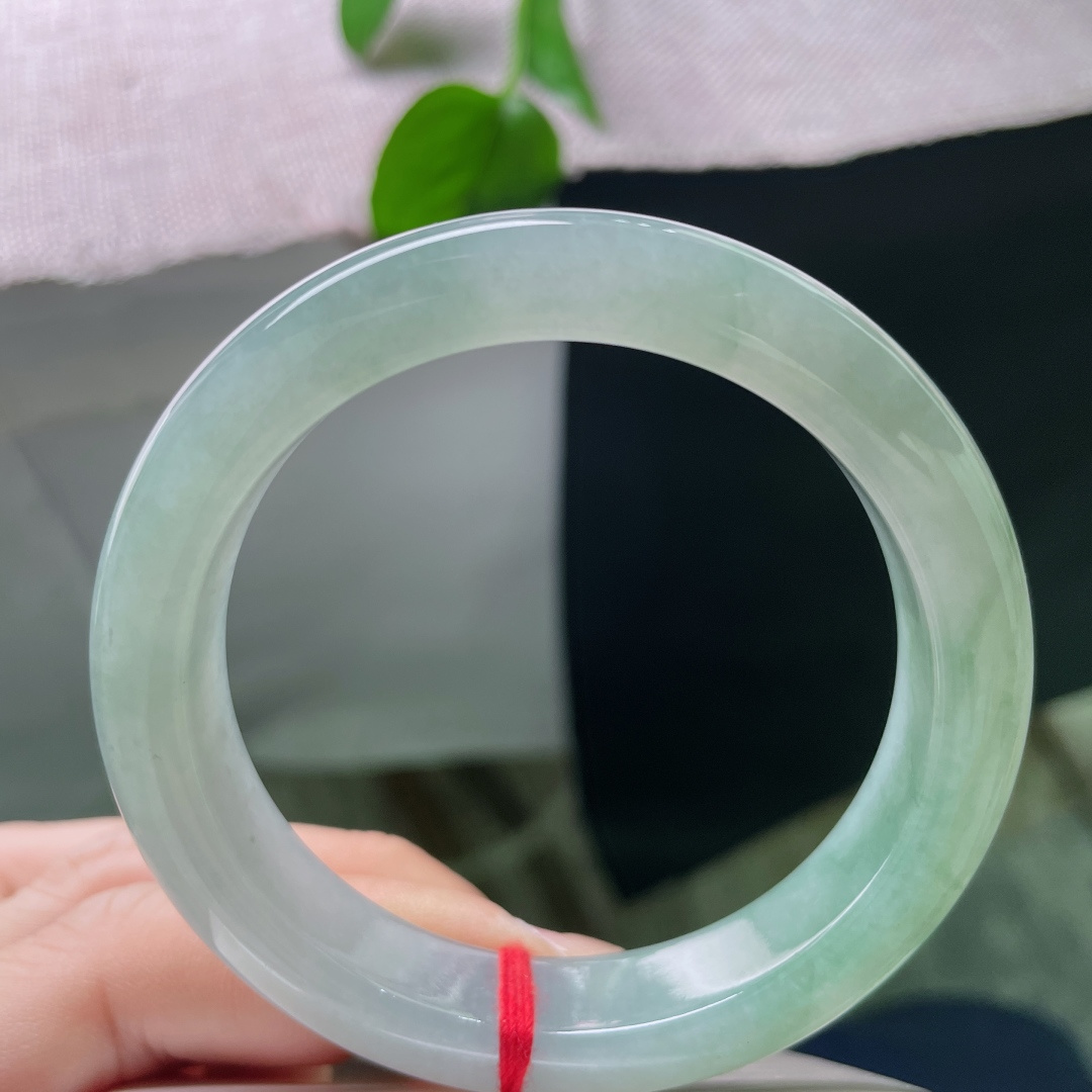 55.4/11.6/8.1，浅油绿底正圈，水头好，种老，宁静致远，沉稳中自带内敛，无裂，ss51436a