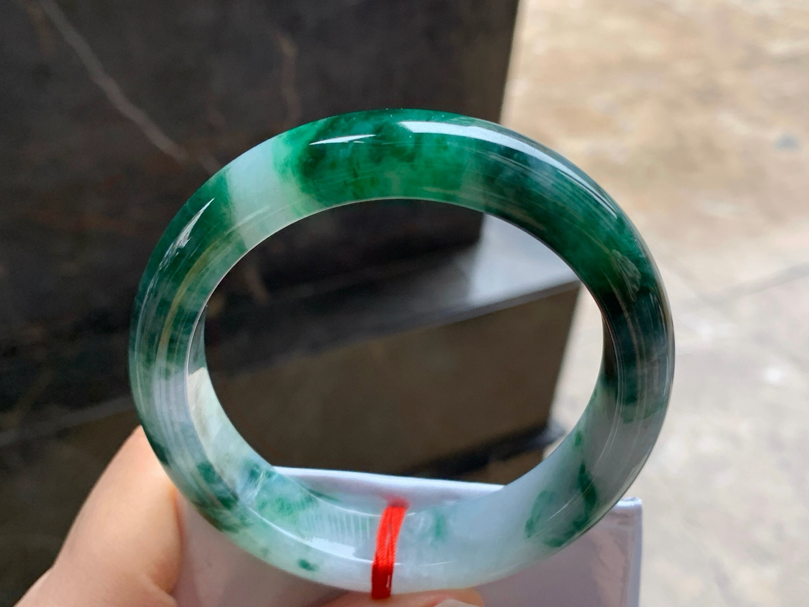 57.5-14.2-9
浓绿色手镯^_^鲜艳