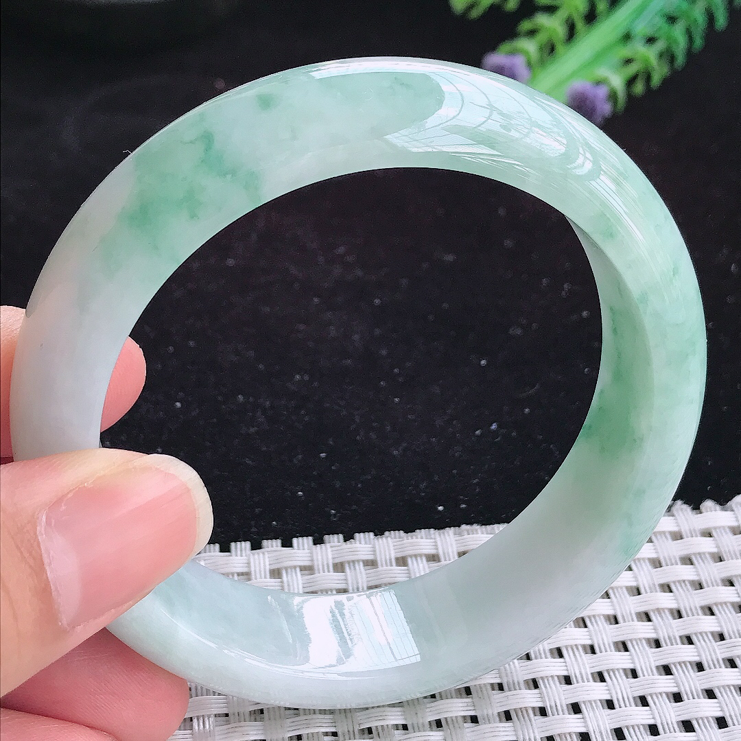 实拍A货翡翠59/16.5/8.8轮胎镯精美温润厚装飘花手镯玉手镯女款平安镯
