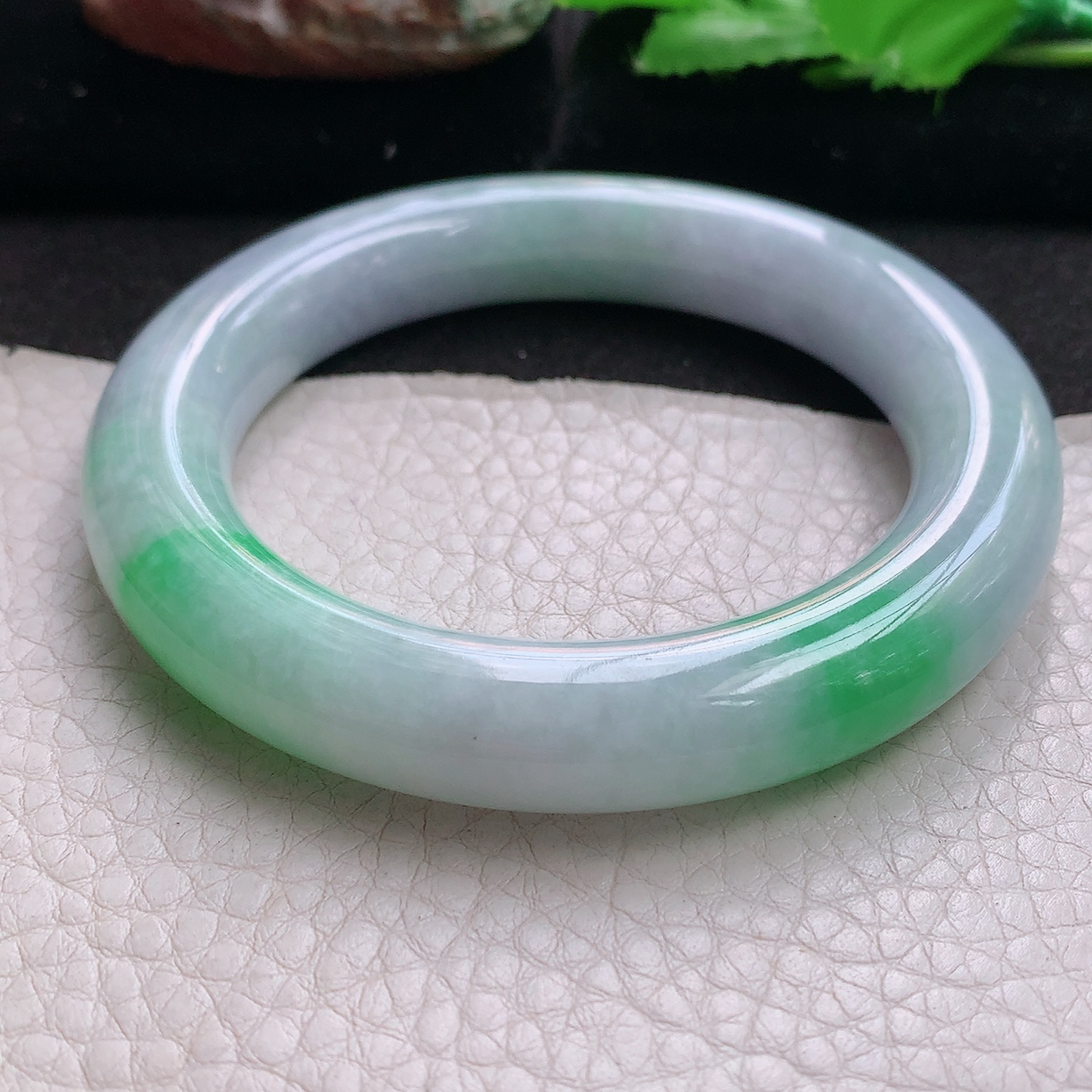 zc实拍57.5*12胖圆镯 缅甸翡翠a货玉手镯飘绿圆条珠宝玉手环