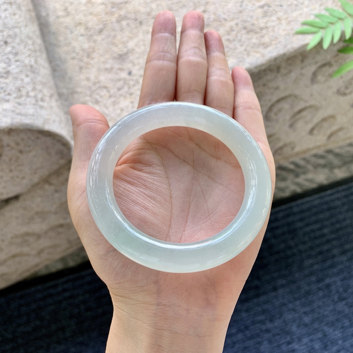 圆条53 54，圈口54.7/10.8/10.4，编码C5080581，冰糯晴底，清透，水润，种老，