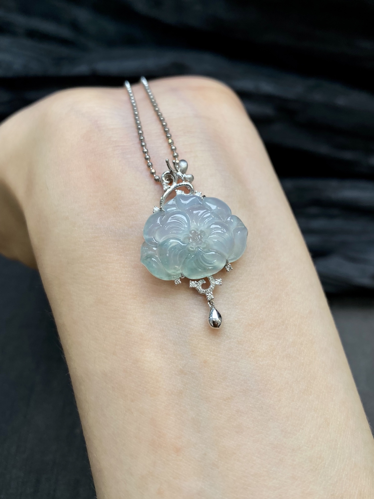 冰飘花莲花吊坠·金 整·32.7-20.5-5.5mm 裸·15.8-20.5-3.8mm