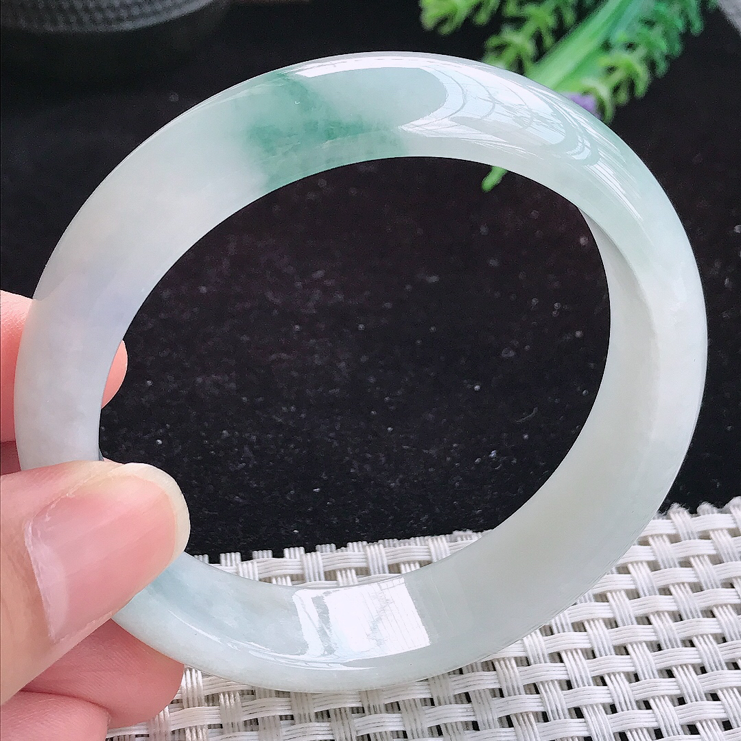 实拍A货翡翠59.5/15.8/8轮胎镯冰润飘花宽边手镯玉手镯女款平安镯