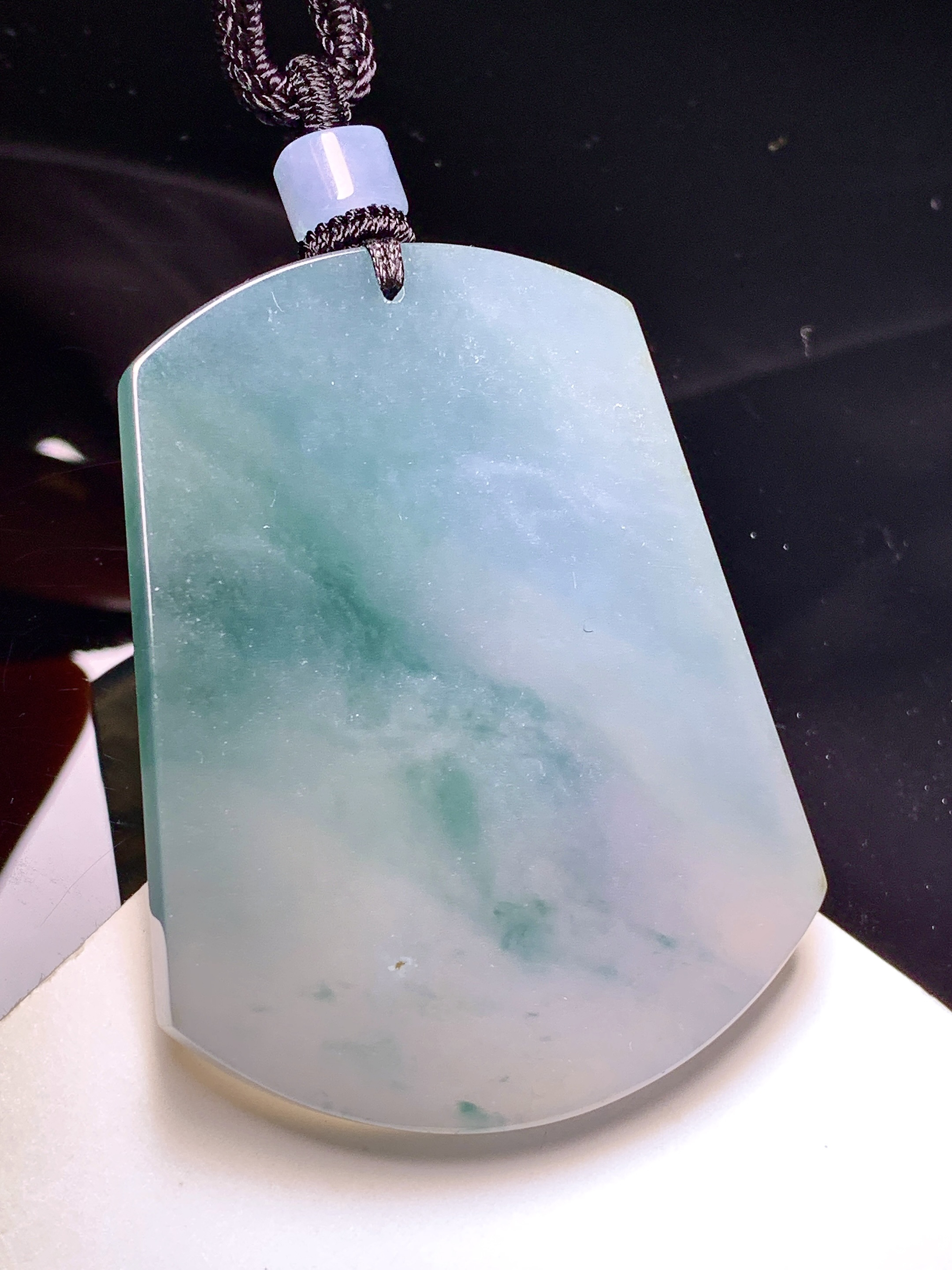 飘绿无事牌吊坠 玉质细腻 色泽艳丽清新 整体尺寸52.8*40.8*5.5 L1